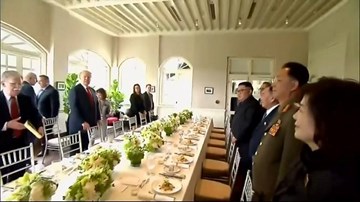 Bữa trưa đầu tiên cùng nhau của TT Trump và LĐ Kim có gì?