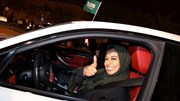 Phụ nữ Ảrập Xê-út sung sướng tràn xuống đường trong ngày đầu được tự lái xe