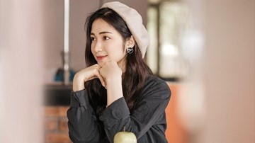 Hòa Minzy viết lại lời bài 'Rời bỏ' cổ vũ sĩ tử đi thi