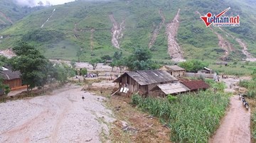 Cảnh tan hoang sau mưa lũ khủng khiếp ở Hà Giang