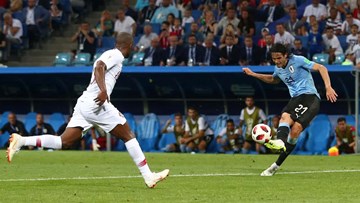 Highlights: Cavani chói sáng, Uruguay tiễn Ronaldo về theo Messi