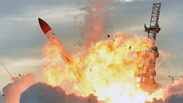 Chứng kiến tên lửa rời bệ phóng 5 giây đã rơi xuống đất nổ tung
