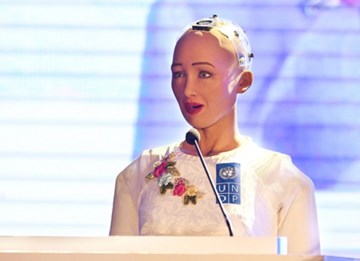 Sophia - công dân robot đầu tiên trên thế giới nói gì khi tới Việt Nam?