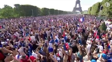 Triệu người Pháp chạy bộ vào trung tâm Paris ăn mừng chiến thắng