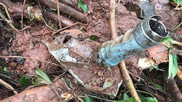 Hiện trường máy bay Su-22 rơi vỡ vụn ở Nghệ An