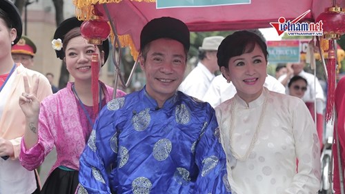 'Bắc Đẩu' Công Lý diện áo the khăn xếp trong hôn lễ truyền thống