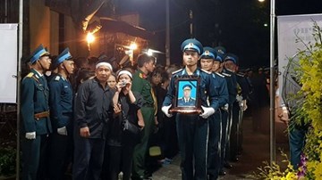 Quê nhà rưng rưng nước mắt đón liệt sỹ phi công Phạm Giang Nam