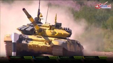 Xem xe tăng T-72B3 của Việt Nam drift trong Tank Biathlon 2018