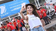 Dàn bóng hồng 'hừng hực khí thế' cổ vũ U23 Việt Nam 'đòi nợ' Thường Châu