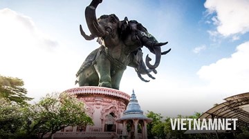 Ghé thăm bảo tàng 'voi ba đầu' khổng lồ ở Thái Lan