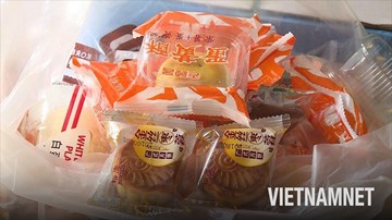 Bánh Trung thu siêu rẻ không nguồn gốc 'ồ ạt' tấn công thị trường