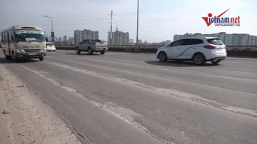 Vì sao hơn 10.000m2 mặt cầu Thăng Long bị hằn lún, rạn nứt nghiêm trọng?