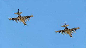 Xem chiến cơ Nga hạ cánh giữa đường đông nghịt xe