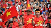 Cổ động viên cháy hết mình cổ vũ Olympic Việt Nam tranh HCĐ
