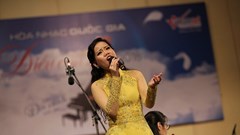 Điều Còn Mãi 2018: Khánh Ngọc hát 'Giấc mơ mùa lá'