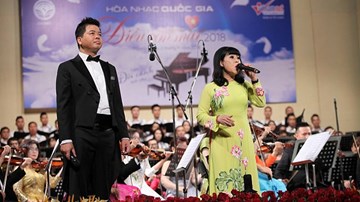 Điều Còn Mãi 2018: Đăng Dương hát 'Việt Nam muôn năm'