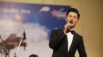 Điều Còn Mãi 2018: Đức Tuấn hát 'Thu quyến rũ'