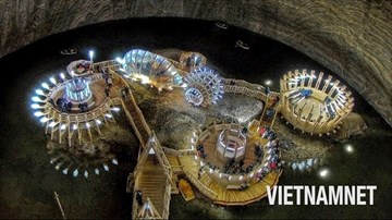 Khám phá công viên ngầm trong mỏ muối lâu đời nhất thế giới ở Rumani
