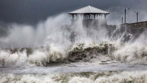 Siêu bão Florence tàn phá Mỹ, Mangkhut hoành hành ở Philippines