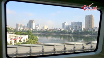 Ngắm Hà Nội khác lạ từ khoang tàu đường sắt trên cao