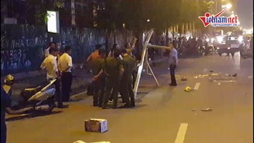 Hà Nội: Một người đi đường tử vong do thanh sắt rơi trúng đầu