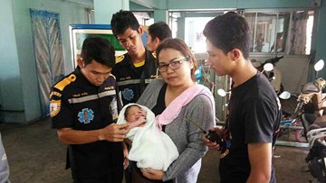 Vừa lọt lòng bị mẹ ném từ tầng 5, bé sơ sinh thoát chết nhờ bụi chuối