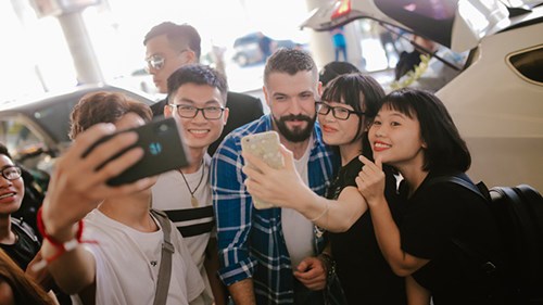 'Hoàng tử ballad' Shayne Ward sẽ uống trà với fan ở Hà Nội?