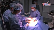 Tận mắt xem bác sĩ Việt mổ nội soi tuyến giáp 1 lỗ đầu tiên trên thế giới