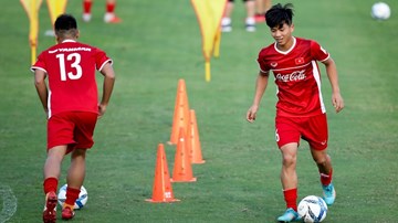 Bùi Tiến Dũng, Văn Đức nói gì về việc cạnh tranh vé dự AFF Cup 2018?