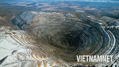Khám phá mỏ kim cương khổng lồ như 'hố thiên thạch' ở Siberia