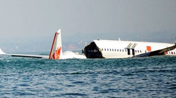 Thêm một máy bay Lion Air gặp nạn, hé lộ khúc mắc trong buồng lái của JT610