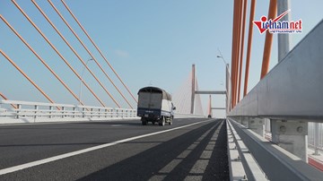 Cầu 7300 tỷ lồi lõm, chủ đầu tư lý giải nguyên nhân