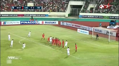 Quang Hải sút phạt tuyệt đẹp nâng tỷ số lên 3-0 cho tuyển Việt Nam
