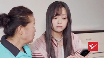 Câu chuyện xúc động: Mẹ, con gái và chiếc điện thoại thông minh