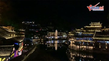 Vẻ đẹp thần tiên đến nao lòng của Phượng Hoàng Cổ Trấn