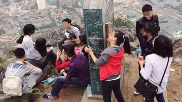 'Thảm hoạ' nơi công cộng vì 'thú vui' khó bỏ của người Việt