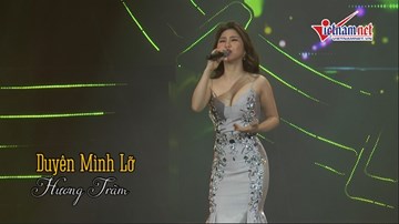 Hương Tràm hát 'Duyên mình lỡ', 'ăn mừng' ca khúc đạt 140 triệu lượt nghe
