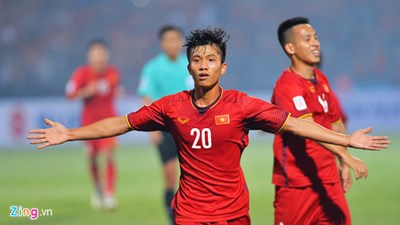 Văn Đức xoay người ghi bàn thắng tuyệt đẹp vào lưới Campuchia