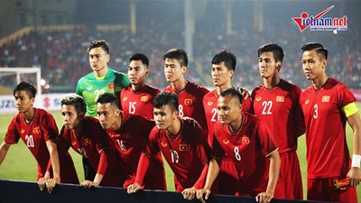 Tiến Linh, Quang Hải, Văn Đức lập công, Việt Nam dẫn đầu bảng AFF Cup