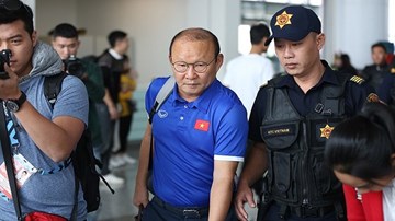 Đội tuyển Việt Nam sang Philippines: Thầy Park gây bất ngờ với Văn Toàn