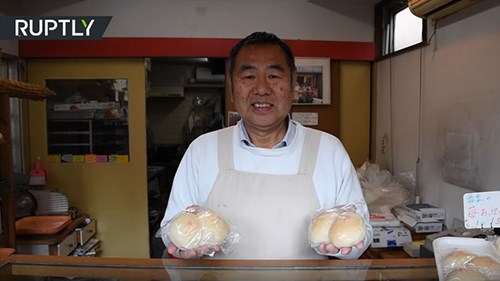 Đầu bếp Nhật chia sẻ bí quyết làm bánh mỳ 'núi đôi' siêu độc đáo