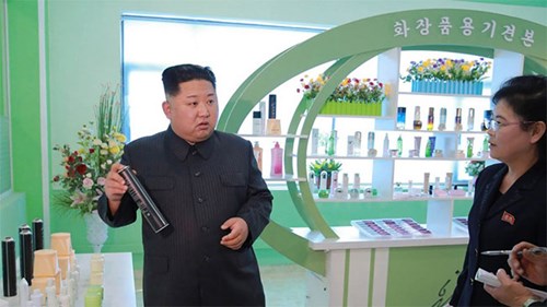 'Đột nhập' xưởng mỹ phẩm Triều Tiên sánh ngang với các thương hiệu thế giới