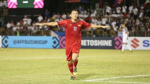 Xem lại pha đánh đầu của Anh Đức tung lưới Philippines mở tỷ số