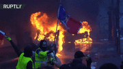 Bạo loạn ở Pháp như 'chiến trường', Paris chìm trong mịt mù khói lửa