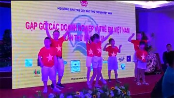 Xúc động xem những em bé khuyết tật múa 'Việt Nam ơi'