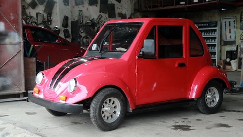 Độc đáo ôtô chạy bằng năng lượng mặt trời của nam sinh lớp 11 Nam Định