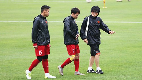 Thầy Park mời bác sĩ Hàn sang gấp Việt Nam điều trị cho Quế Ngọc Hải