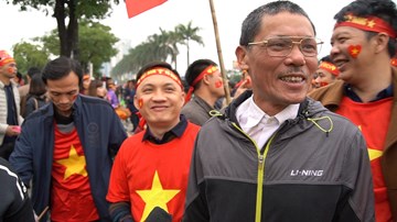 Cảm xúc trước giờ đấu của cha mẹ Văn Hậu, Đình Trọng, Xuân Trường