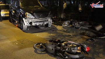 Nữ tài xế lái lexus đâm hàng loạt xe máy, 6 người nhập viện