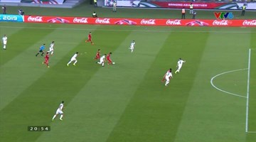 Bàn thắng mở tỷ số may mắn nhưng xứng đáng của Việt Nam vào lưới Iraq